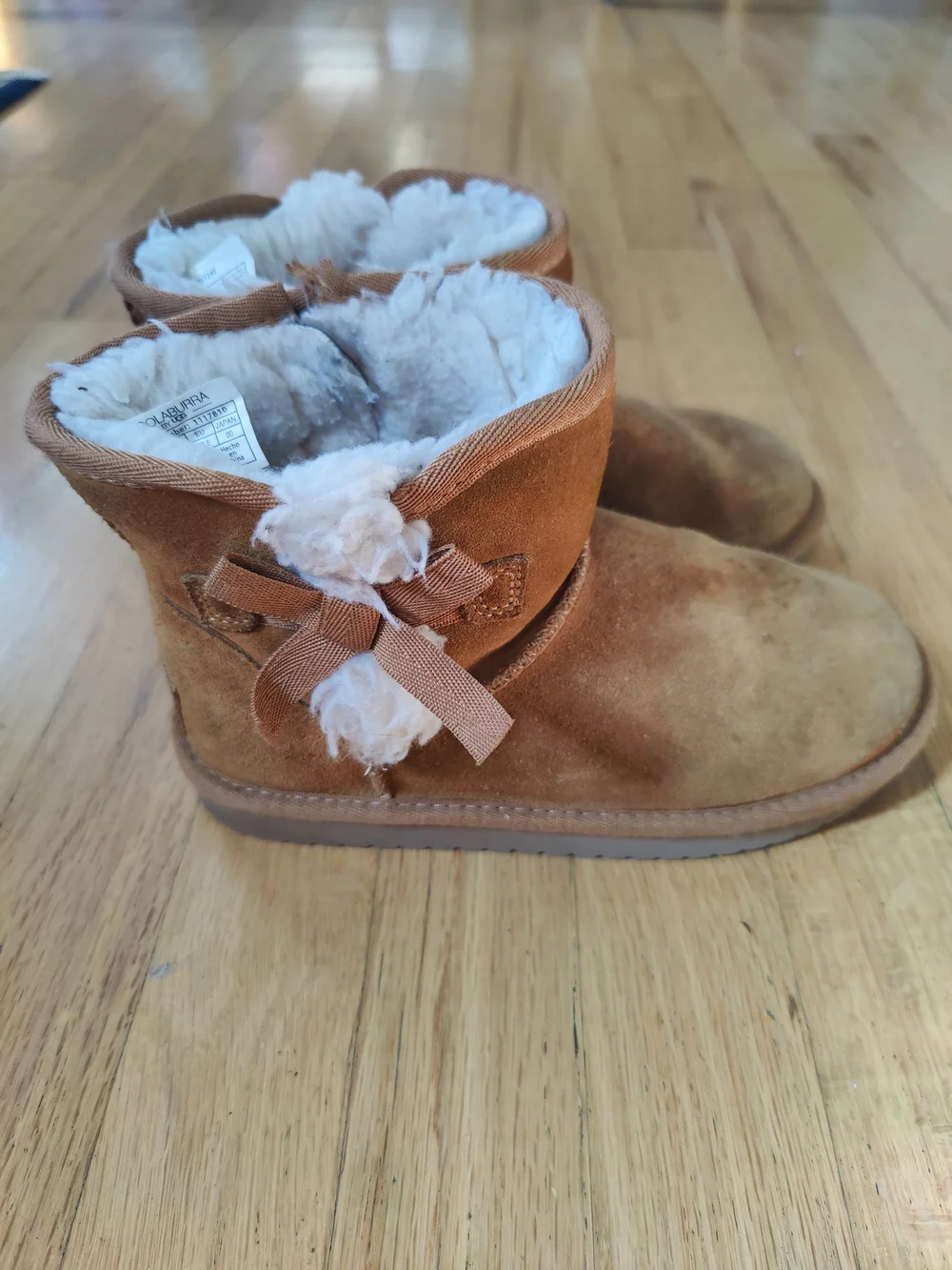 Koolaburra Kids Tan Shearling-Lined Ankle Boots with Bow- Size 1 Youth